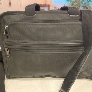 TUMi Slim Portfolio Brief
